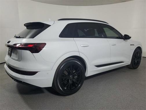 2021 Audi e-tron Prestige