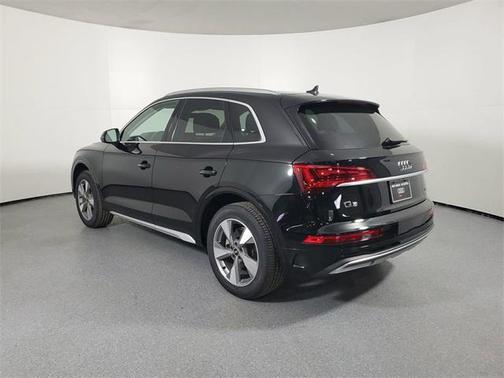 2023 Audi Q5 40 Premium Plus