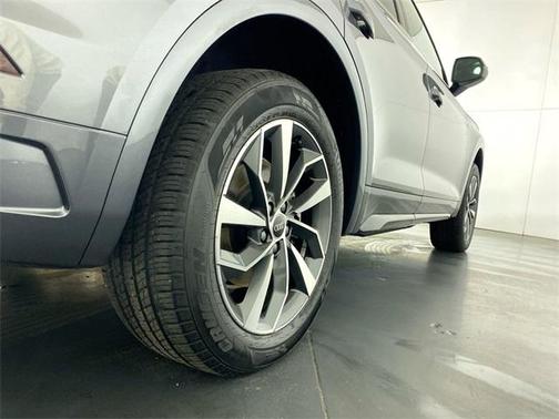 2024 Audi Q5 45 S line quattro Premium