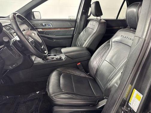 Magnetic 2018 Ford Explorer Platinum