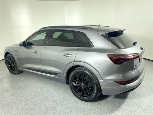 2021 Audi e-tron Premium Plus