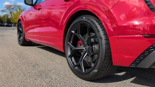 2025 Audi RS Q8 4.0T quattro performance