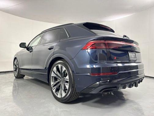 Waitomo Blue Metallic 2025 Audi Q8 55 Premium