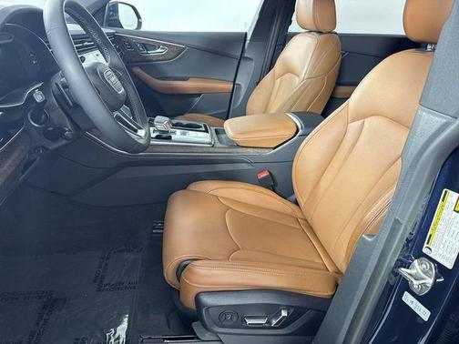 Waitomo Blue Metallic 2025 Audi Q8 55 Premium