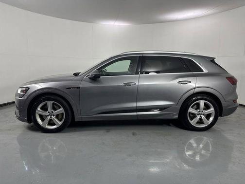 Typhoon Gray Metallic 2019 Audi e-tron Prestige
