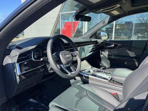 2025 Audi Q8 Prestige