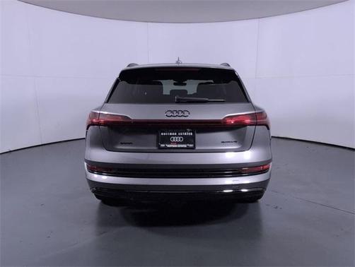 2021 Audi e-tron Premium Plus