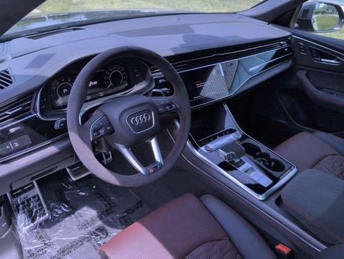 2025 Audi RS Q8 4.0T quattro performance