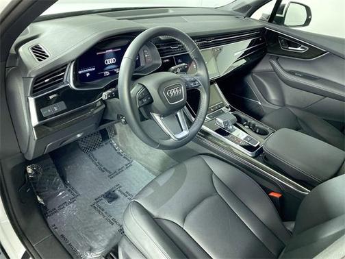 2025 Audi Q7 45 Premium Plus