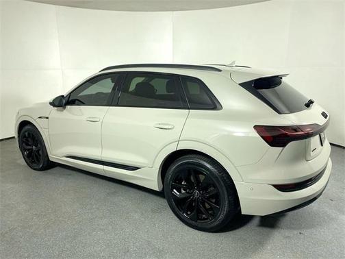 2021 Audi e-tron Premium Plus