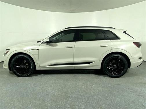 2021 Audi e-tron Premium Plus