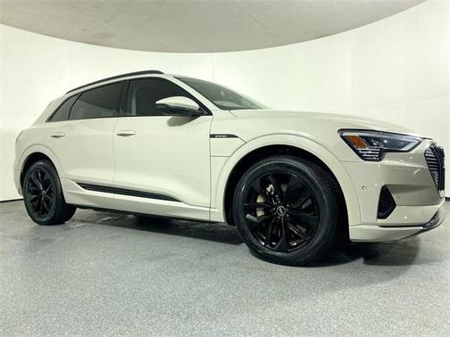 2021 Audi e-tron Premium Plus