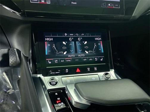 2021 Audi e-tron Premium Plus