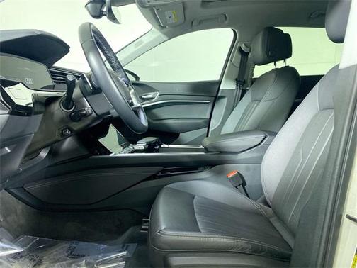 2021 Audi e-tron Premium Plus