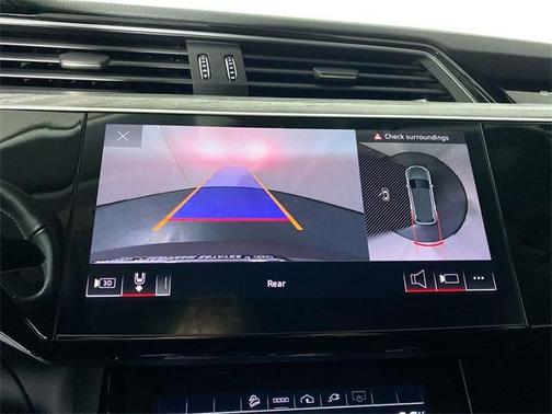 2021 Audi e-tron Premium Plus