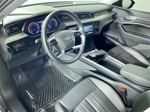2021 Audi e-tron Premium Plus