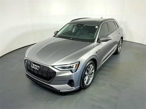 2021 Audi e-tron Premium Plus