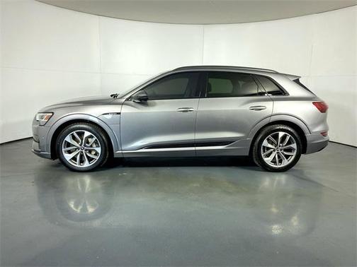 2021 Audi e-tron Premium Plus