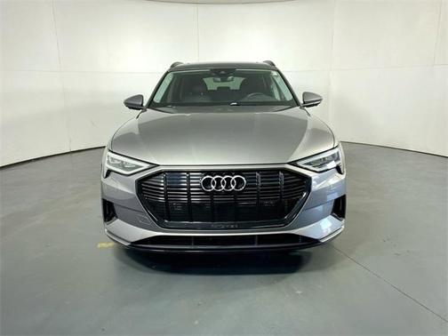 2021 Audi e-tron Premium Plus