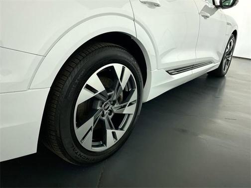 2021 Audi e-tron Premium