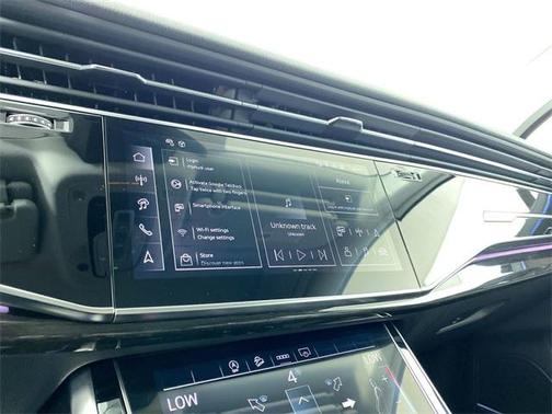 2025 Audi Q7 45 Premium Plus