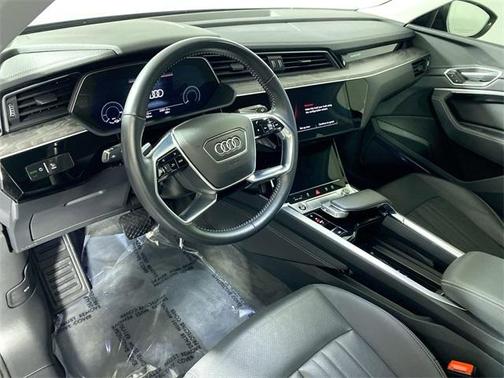 2021 Audi e-tron Premium Plus