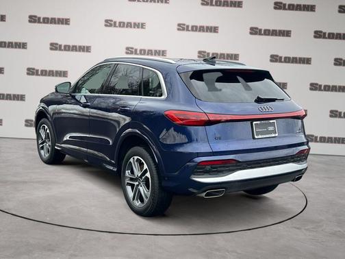 Navarra Blue Metallic 2025 Audi Q5 2.0T quattro Premium