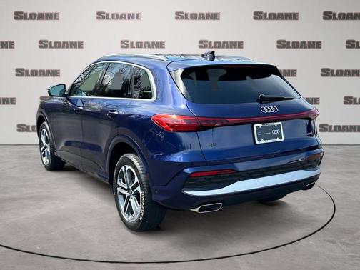 Navarra Blue Metallic 2025 Audi Q5 2.0T quattro Premium