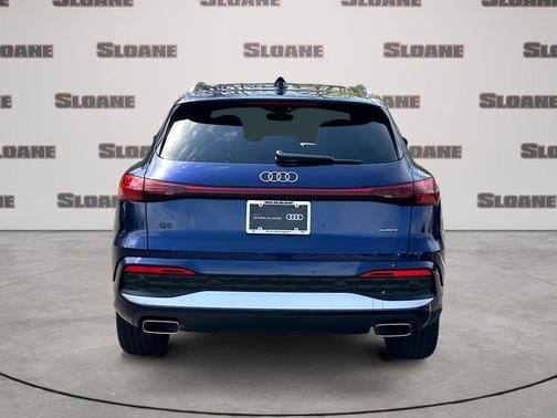 Navarra Blue Metallic 2025 Audi Q5 2.0T quattro Premium