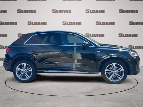 Mythos Black Metallic 2020 Audi Q3 45 S line Premium