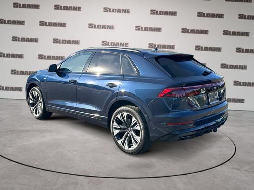 Waitomo Blue Metallic 2025 Audi Q8 55 Premium