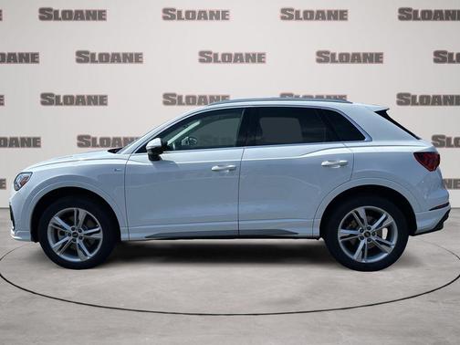 Glacier White Metallic 2023 Audi Q3 45 S line Premium
