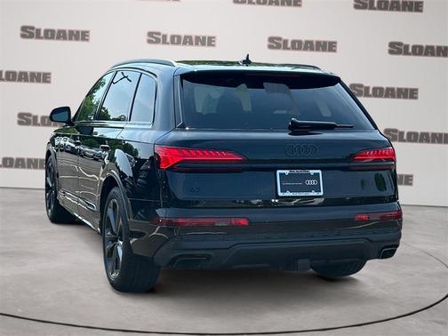 2025 Audi Q7 55 Premium Plus