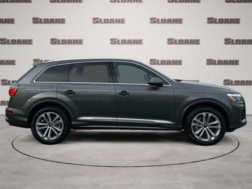 Samurai Gray Metallic 2025 Audi Q7 45 Premium Plus