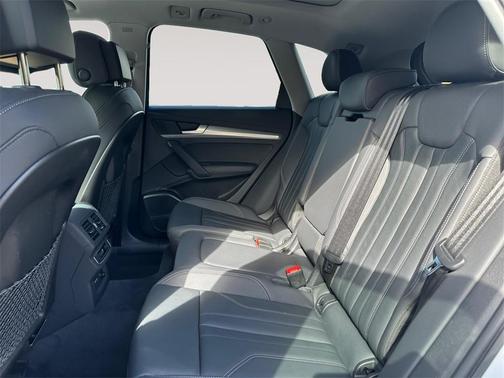 2024 Audi Q5 45 S line quattro Premium