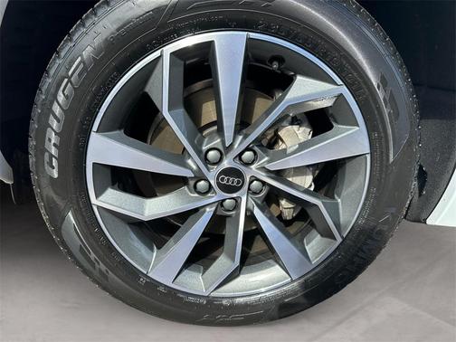 2024 Audi Q5 45 S line quattro Premium