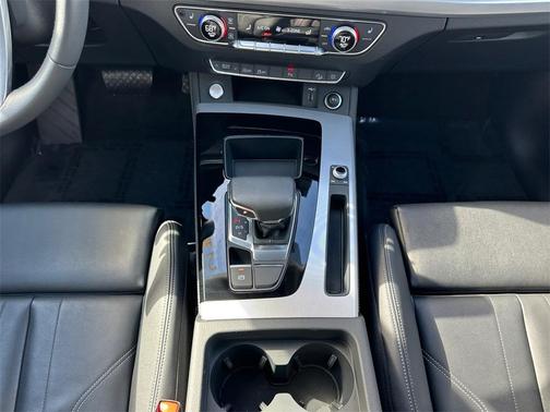 2024 Audi Q5 45 S line quattro Premium