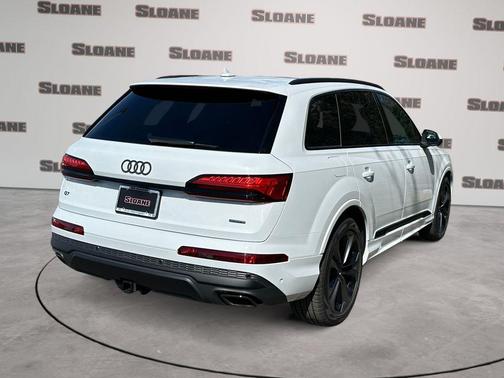 White 2026 Audi Q7