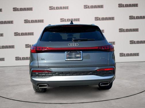 Tambora Gray Metallic 2025 Audi Q5 2.0T quattro Premium