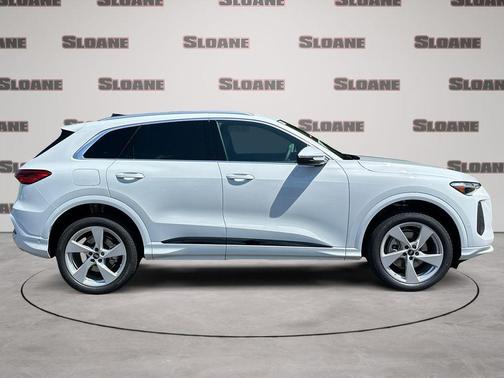 White 2026 Audi Q5