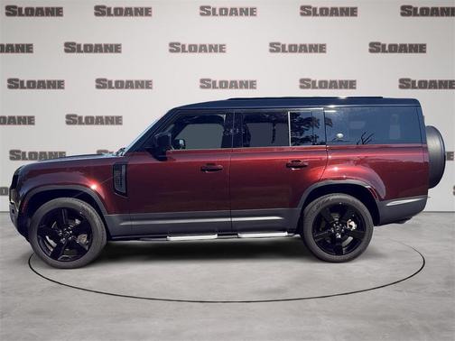 2023 Land Rover Defender SE