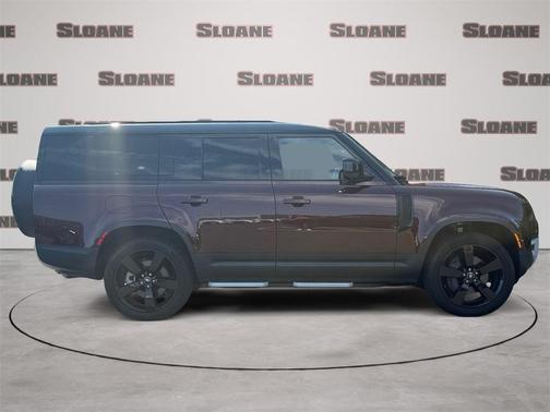 2023 Land Rover Defender SE