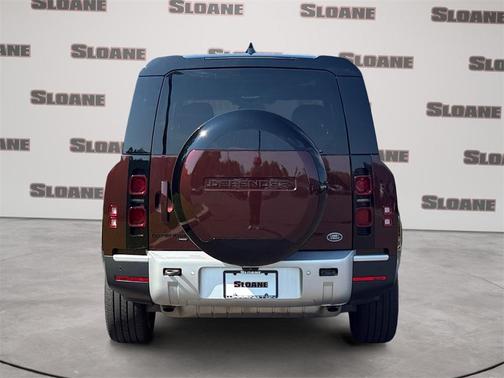 2023 Land Rover Defender SE