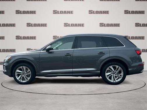 2022 Audi Q7 45 Premium Plus