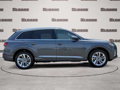 2022 Audi Q7 45 Premium Plus