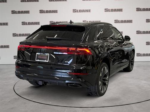 2025 Audi Q8 55 Premium