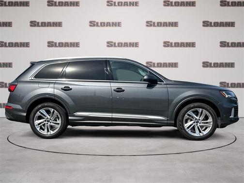2023 Audi Q7 45 Premium Plus