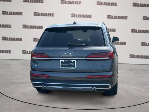 2023 Audi Q7 45 Premium Plus