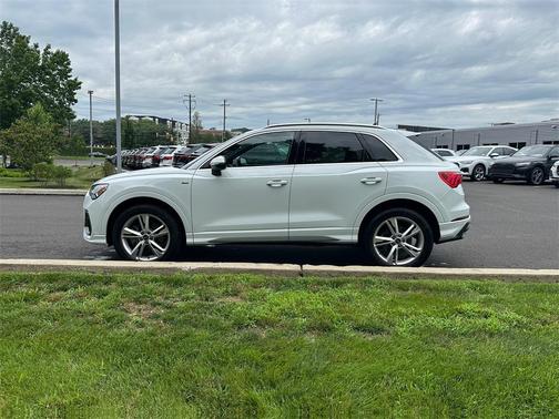 2024 Audi Q3 45 S line Premium