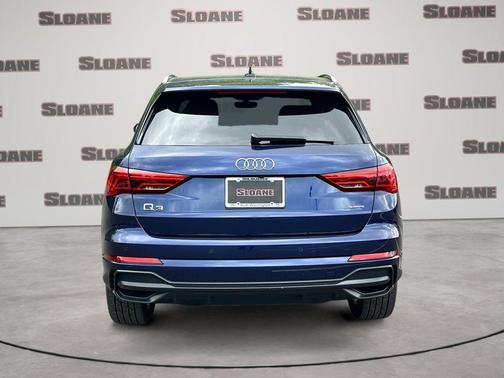 Navarra Blue Metallic 2022 Audi Q3 45 S line Premium
